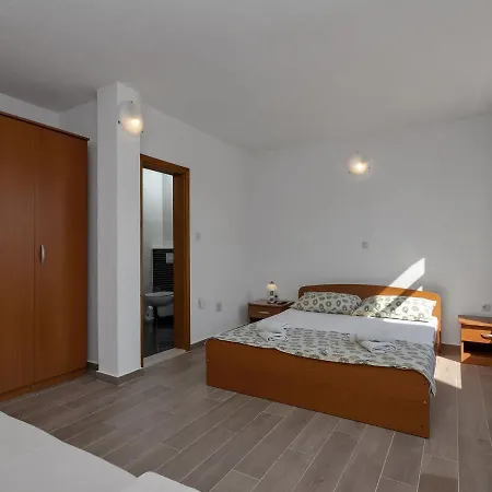 Rubin-5 By Interhome Apartman Selca kod Bogomolja