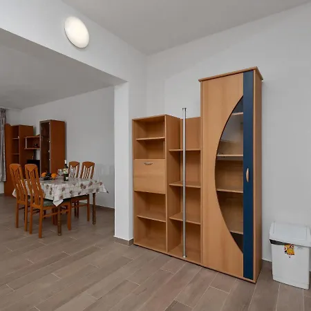 Rubin-5 By Interhome Apartman Selca kod Bogomolja
