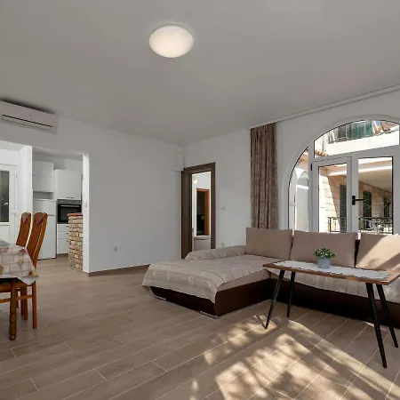 Rubin-5 By Interhome